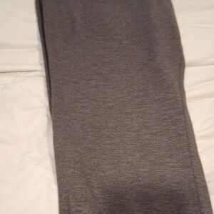 LOGO by Lori Goldstein ** Logo Lounge ** Grey